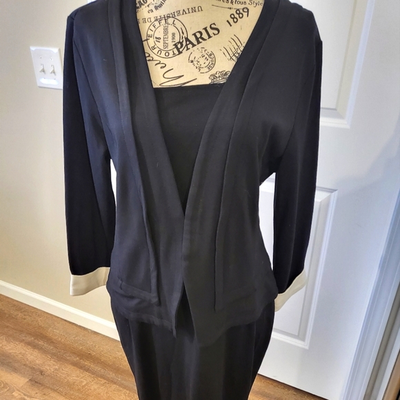 Dress - Picture 1 of 4